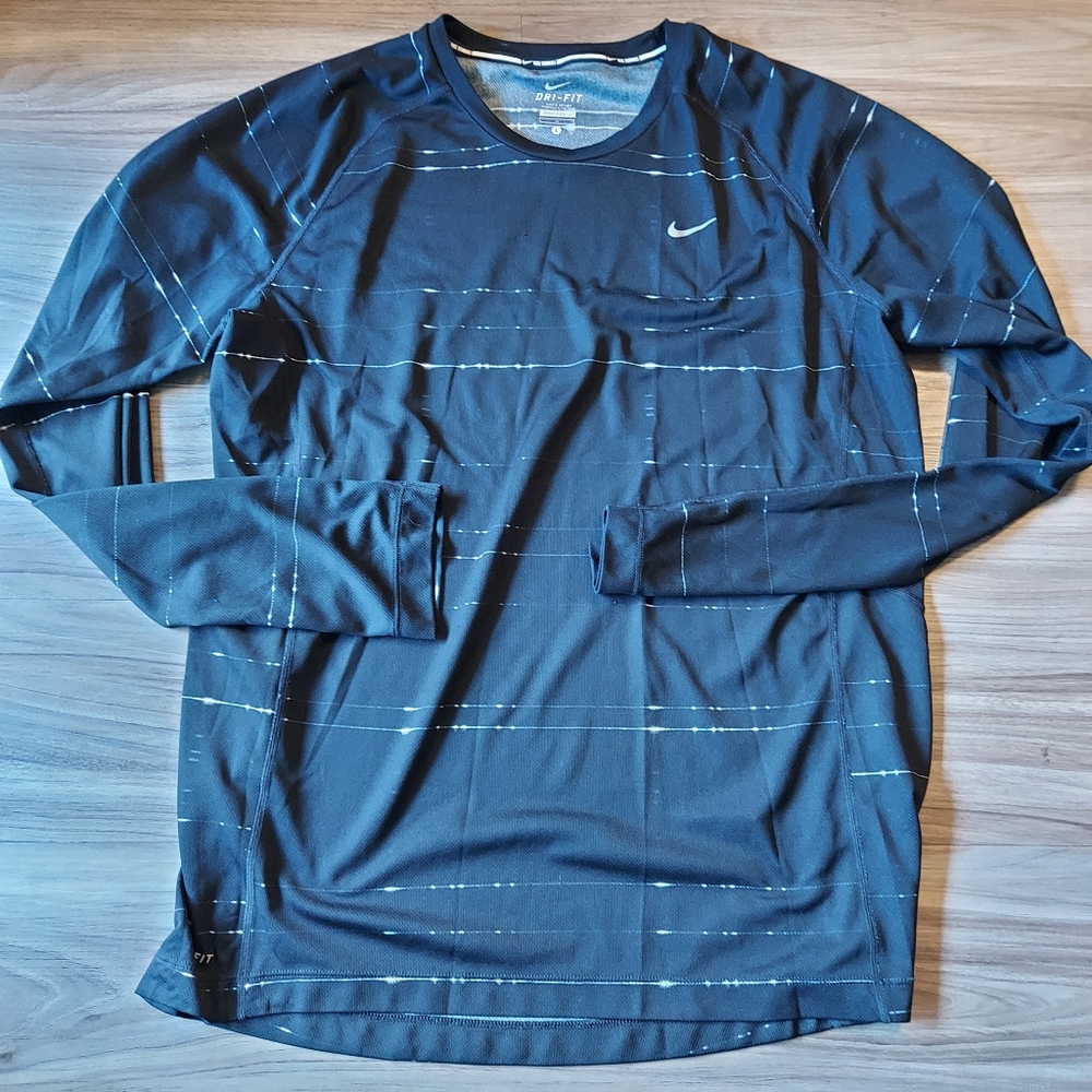 Nike top